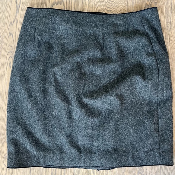 Mini skirt - Picture 2 of 2